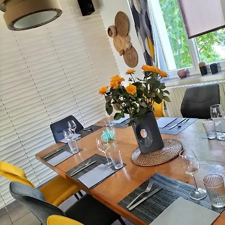 Le 6 3 En Bessin Bed & Breakfast 3*
