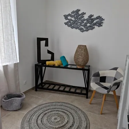 Le 6 3 En Bessin Bed & Breakfast 3*