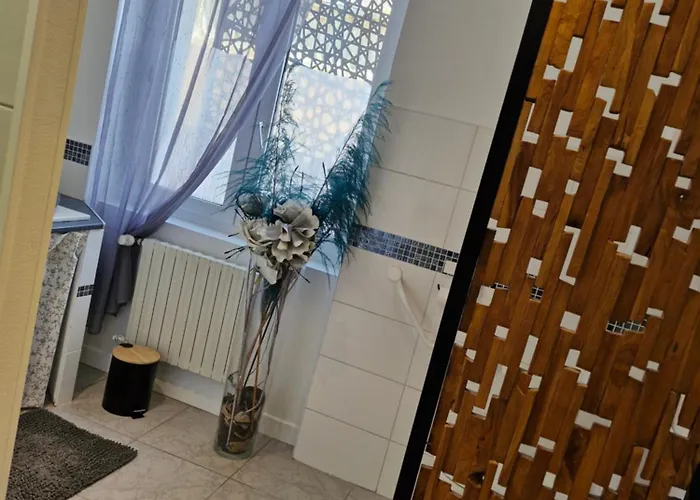 Le 6 3 En Bessin Parking Privé Gratuit Bed & Breakfast